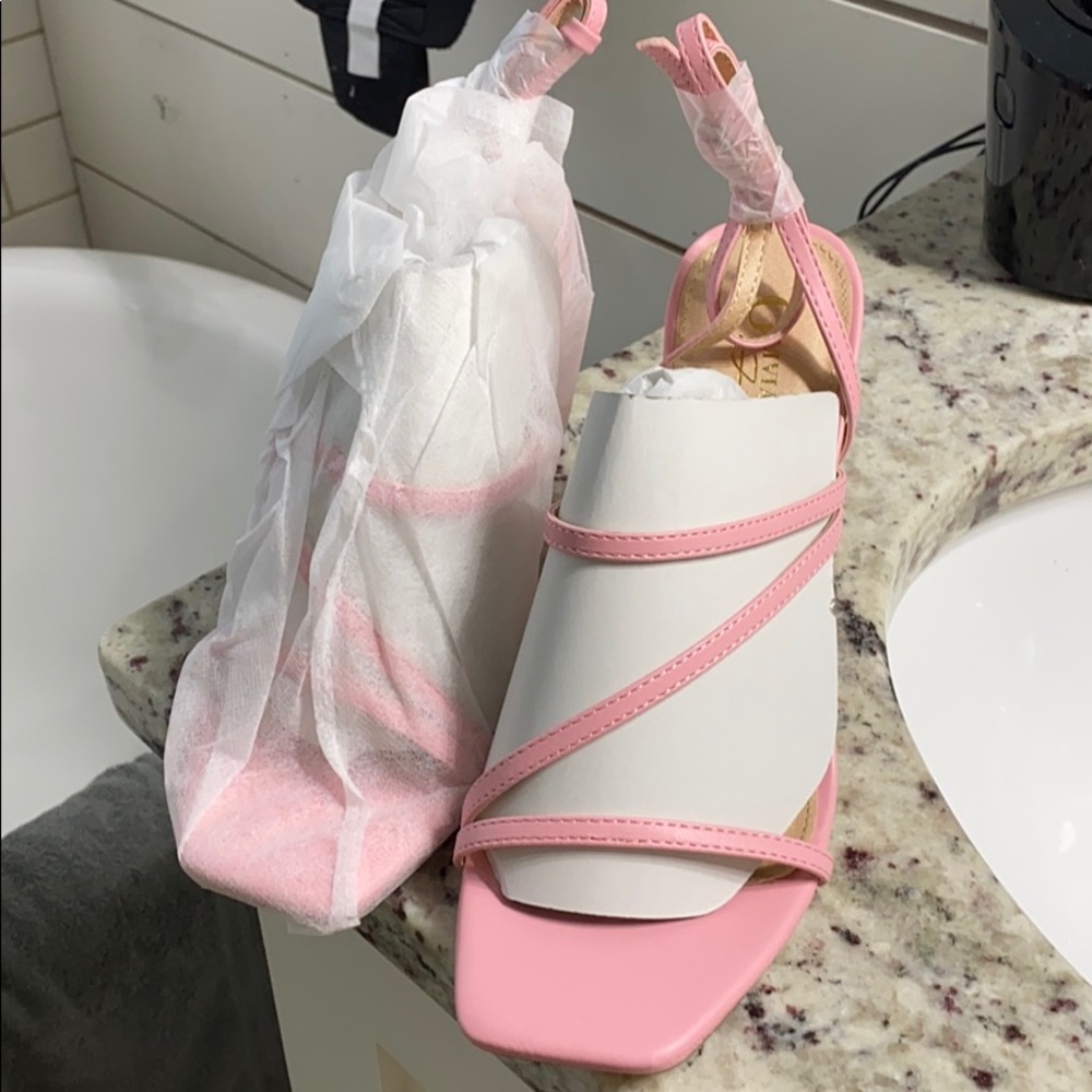Miss Lola Pink heels